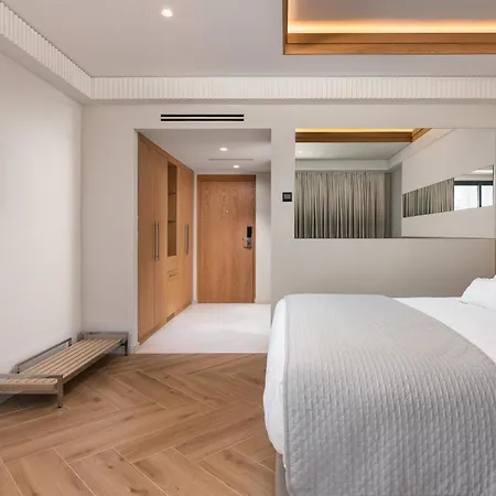 메디터레이니언 호텔 5*