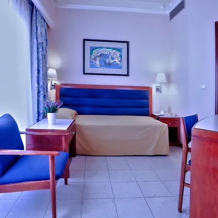 메디터레이니언 호텔