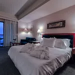 Отель Mediterranean 5*