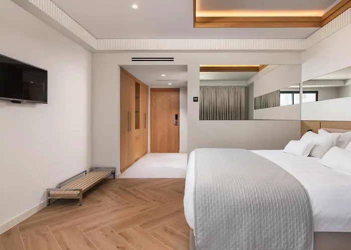 Mediterranean Otel 5*